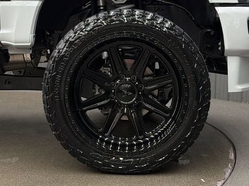 Used 2026 Ford F250 Platinum w/ FX4 Off-Road Package AWD/4WD image 9