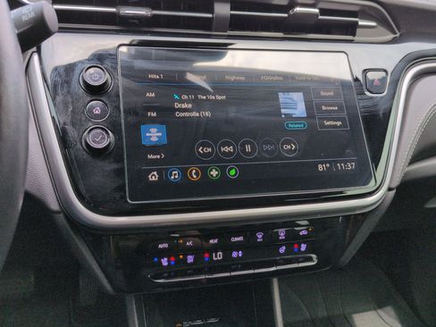 Certified 2022 Chevrolet Bolt EUV LT w/ Convenience Package FWD image 13