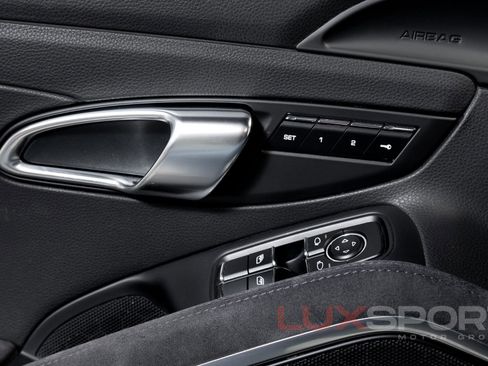 Used 2018 Porsche 718 Boxster GTS image 15