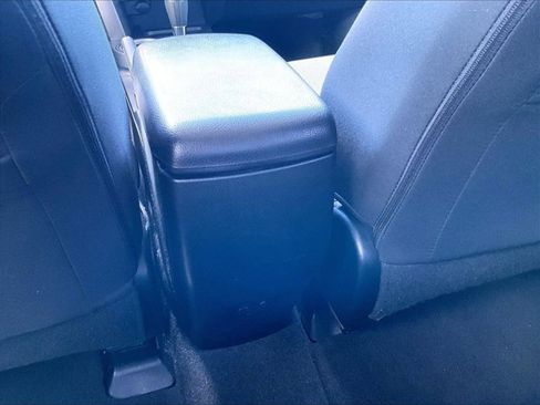 Used 2017 Toyota RAV4 XLE FWD image 25