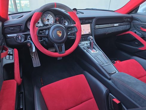 Used 2018 Porsche 911 GT2 RS image 4