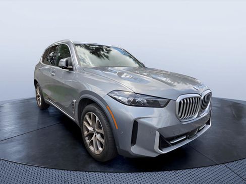 Used 2024 BMW X5 xDrive40i w/ Parking Assistance Package AWD/4WD image 1