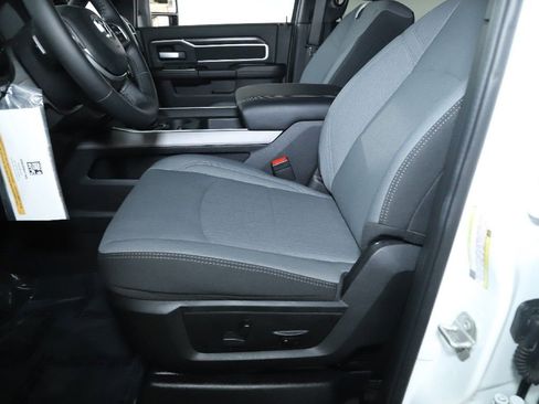 Used 2024 RAM 4500 SLT w/ Quick Order Package 2YG SLT image 18