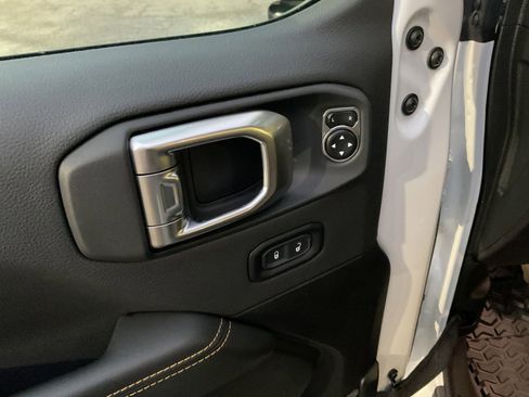 Used 2024 Jeep Wrangler Sahara image 22