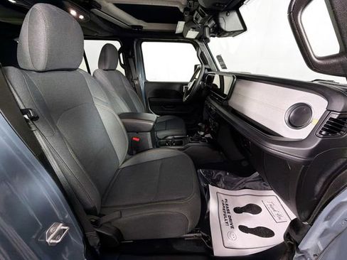 Used 2024 Jeep Wrangler Unlimited Sahara w/ Technology Group AWD/4WD image 28