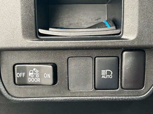 Used 2019 Toyota Tacoma SR5 image 24