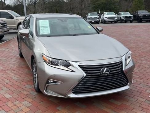 Used 2018 Lexus ES 350 w/ Premier Package image 5