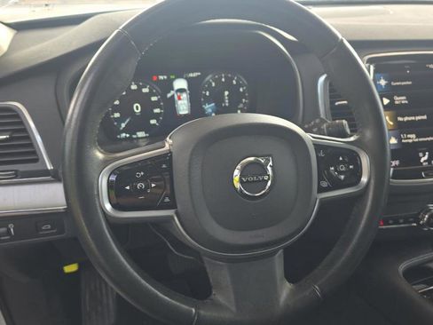 Used 2022 Volvo XC90 T5 Momentum w/ Protection Package Premier image 9
