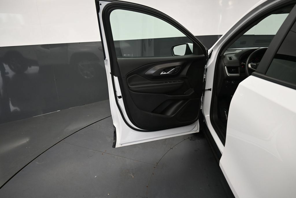 Used 2024 GMC Terrain SLE FWD image 22