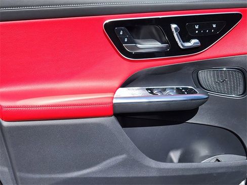 New 2025 Mercedes-Benz GLC 300 4MATIC image 10