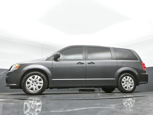 Used 2019 Dodge Grand Caravan SE w/ UConnect Hands-Free Group FWD image 37