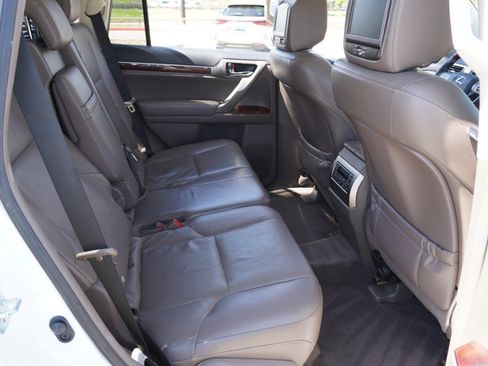 Used 2013 Lexus GX 460 w/ Comfort Plus Pkg image 30