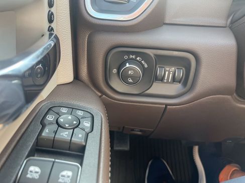 Used 2025 RAM 2500 Laramie AWD/4WD image 53