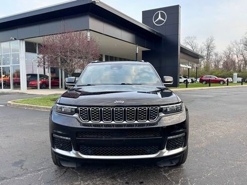 Used 2022 Jeep Grand Cherokee L Summit w/ Luxury Tech Group V image 2