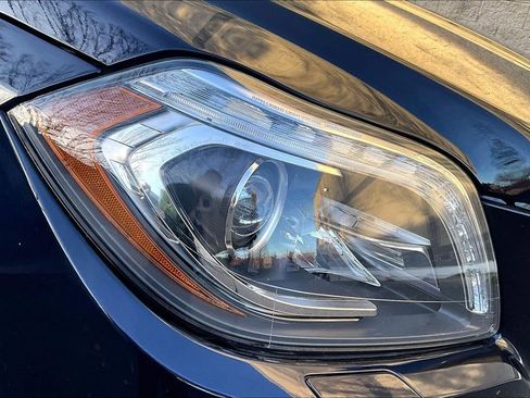 Used 2016 Mercedes-Benz GL 550 4MATIC image 33