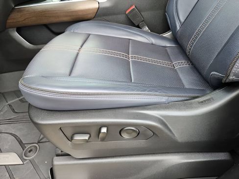 Used 2024 Chevrolet Silverado 1500 High Country w/ High Country Premium Package RWD image 21