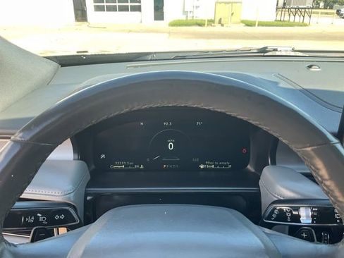 Used 2022 Lincoln Nautilus Reserve w/ Equipment Group 202A image 12