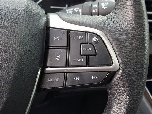 Certified 2024 Toyota Sienna XLE image 23