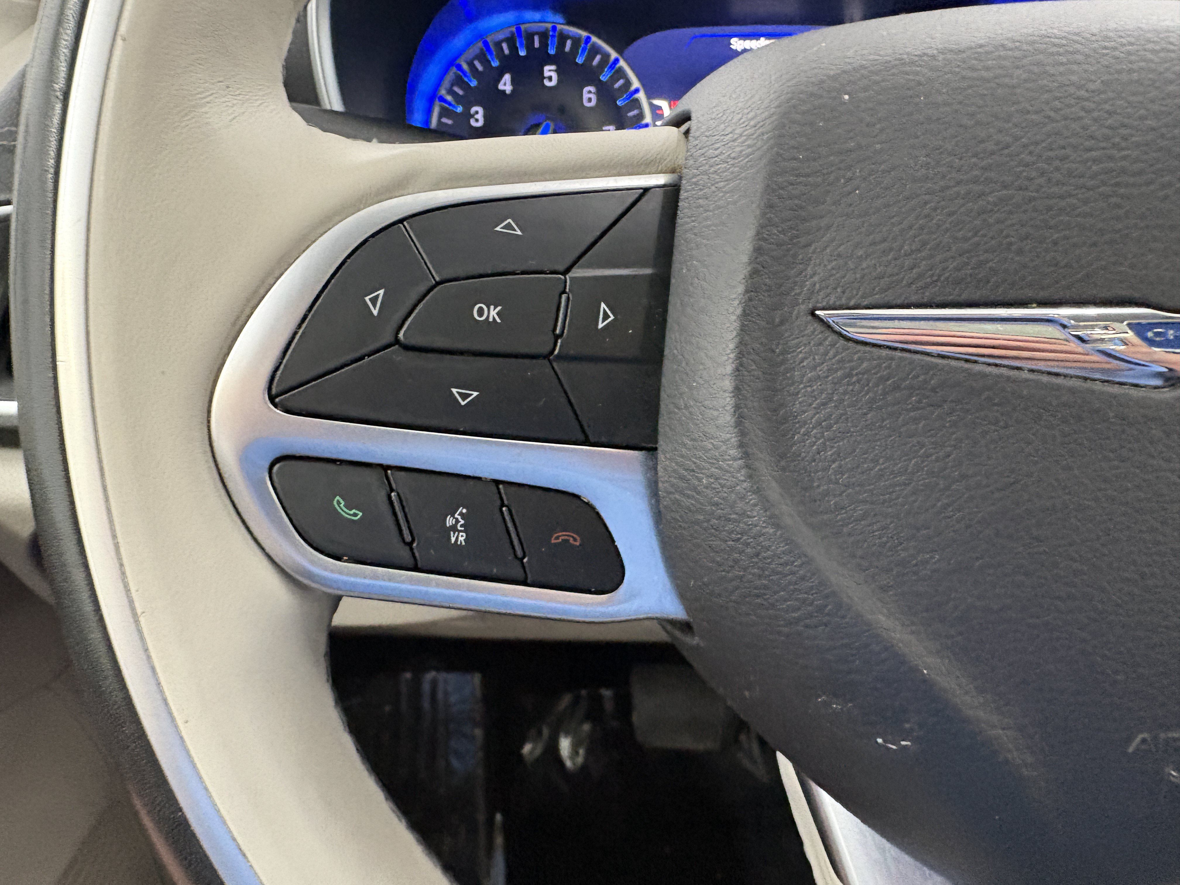 Used 2020 Chrysler Pacifica Limited w/ Advanced Safetytec Group FWD image 34