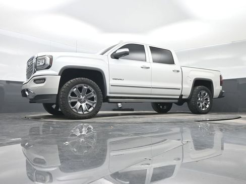 Used 2016 GMC Sierra 1500 Denali w/ Denali Ultimate Package AWD/4WD image 25