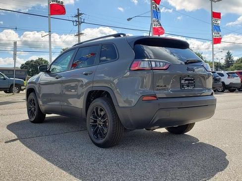 Used 2023 Jeep Cherokee Altitude Lux AWD/4WD image 6