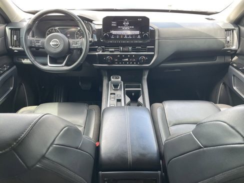 Certified 2023 Nissan Pathfinder SL image 16