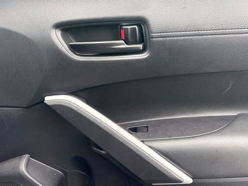 Used 2024 Toyota Corolla Cross SE image 19