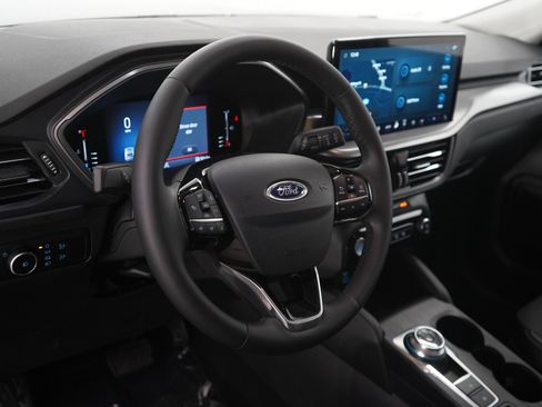 Used 2023 Ford Escape SE image 20