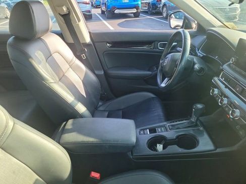 Used 2024 Honda Civic EX-L image 3