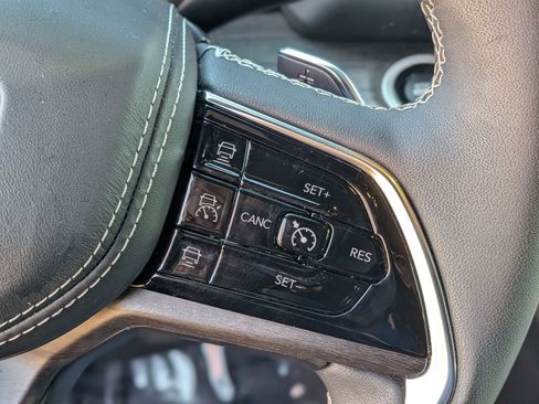 Used 2024 Jeep Grand Cherokee L Overland w/ Trailer Tow Package image 23