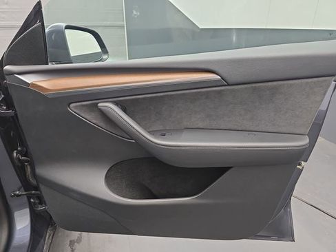 Used 2023 Tesla Model Y Long Range AWD/4WD image 48