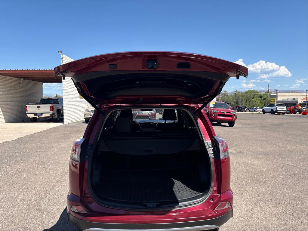 Used 2018 Toyota RAV4 Limited AWD/4WD image 13
