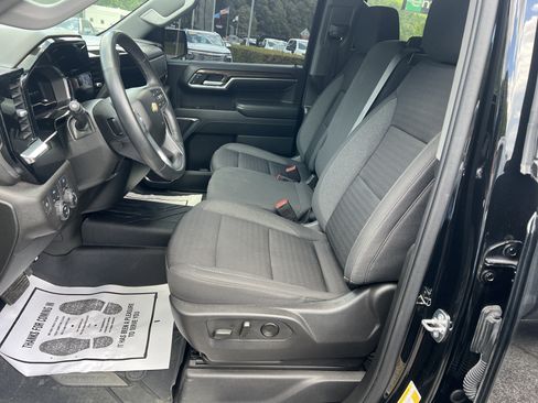 Used 2023 Chevrolet Silverado 1500 LT AWD/4WD image 7