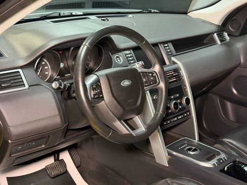 Used 2017 Land Rover Discovery Sport SE image 51