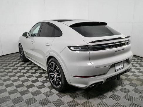 New 2026 Porsche Cayenne GTS AWD/4WD image 3