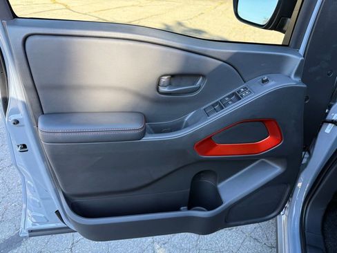 New 2026 Nissan Frontier PRO-4X w/ Pro-4x Convenience Package image 11