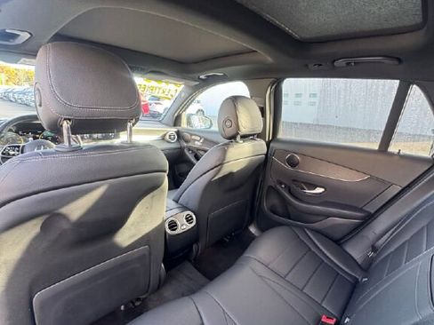 Used 2022 Mercedes-Benz GLC 300 4MATIC image 17