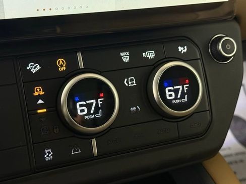 New 2026 Land Rover Defender 130 X-Dynamic SE image 37
