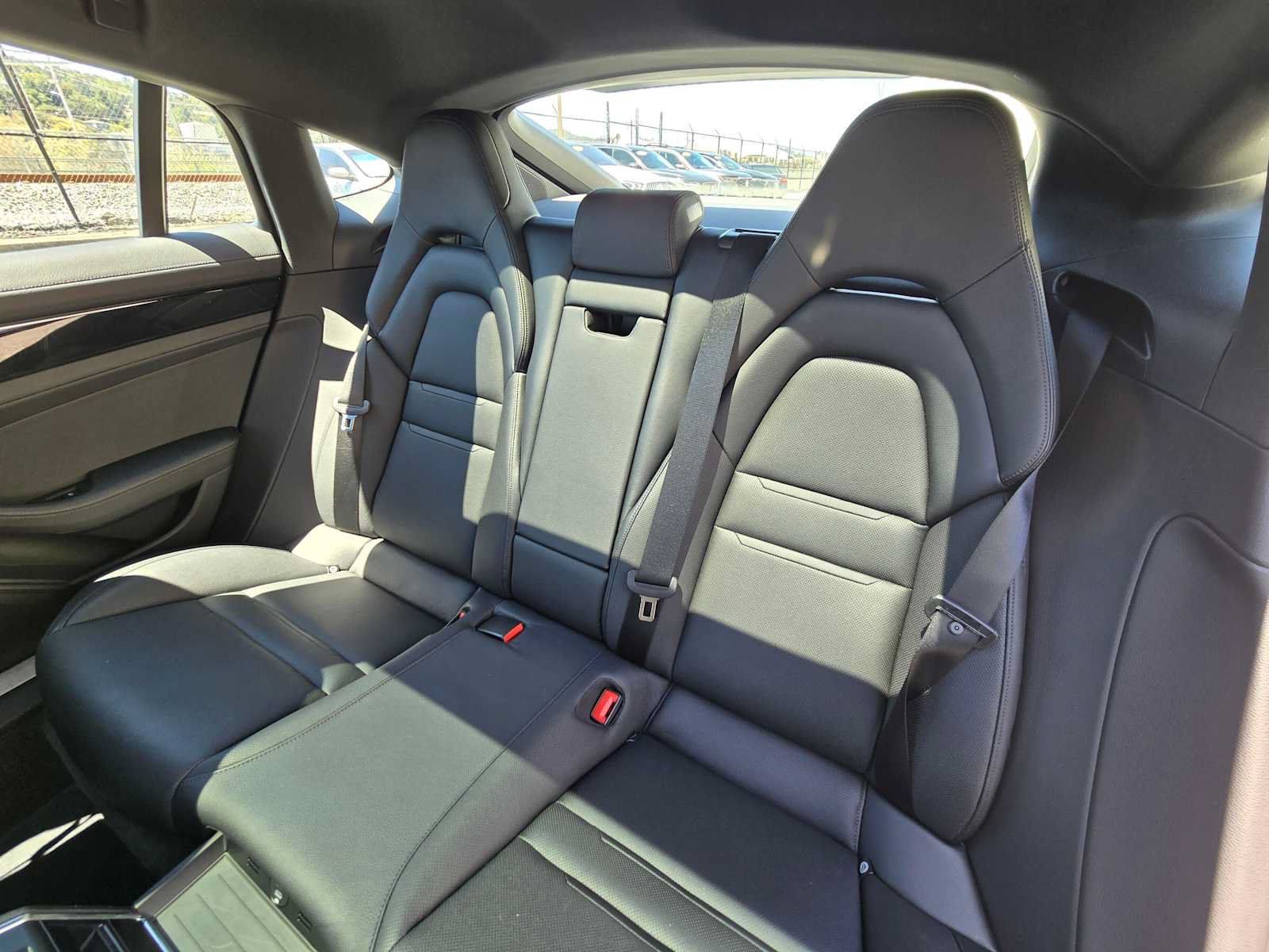 Used 2023 Porsche Panamera RWD image 17