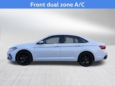 New 2026 Volkswagen Jetta SE image 5