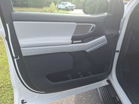 New 2025 Ford Expedition Platinum w/ Driver's Package image 15