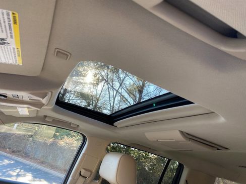 Used 2015 GMC Yukon XL Denali w/ Touring Package image 47