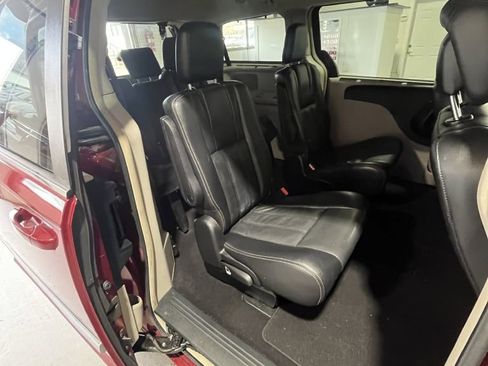 Used 2012 Chrysler Town & Country Touring-L w/ Entertainment Group #2 image 8