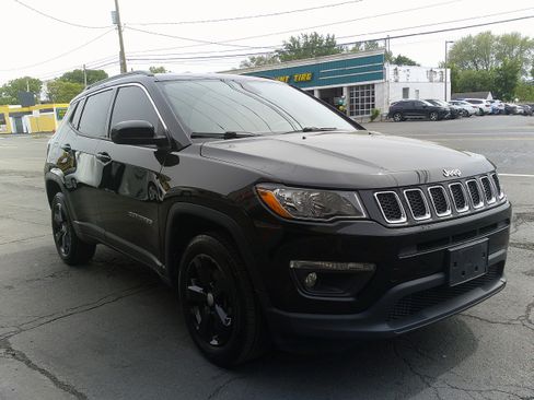 Used 2023 Jeep Compass Limited w/ Sun and Sound Group AWD/4WD image 14