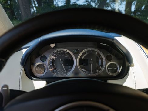 Used 2012 Aston Martin Virage Coupe RWD image 13