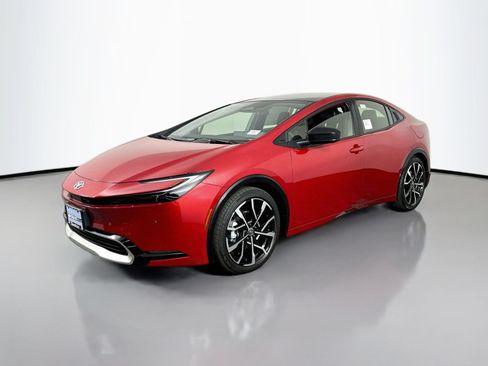 New 2026 Toyota Prius Plug-In Hybrid FWD image 3