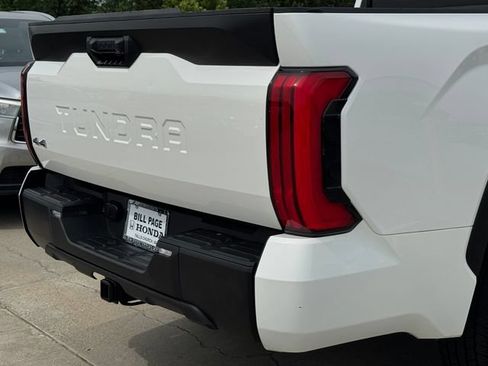 Used 2022 Toyota Tundra SR5 AWD/4WD image 8