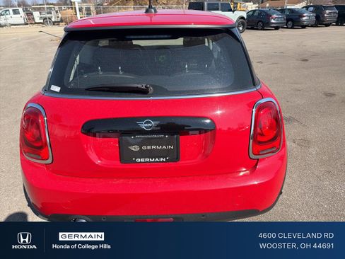 Used 2021 MINI Cooper 2-Door Hardtop image 7