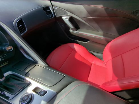 Used 2017 Chevrolet Corvette Z06 w/ Chrome Badge Package image 44