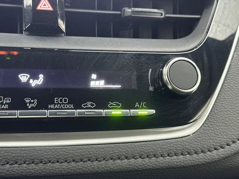 Used 2024 Toyota Corolla SE image 29